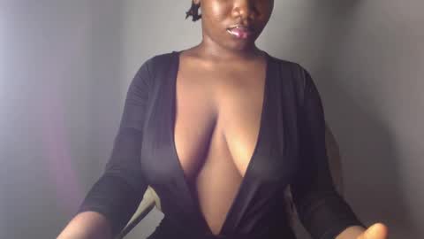Snapshot of ebony_pussy98 chatting on 03-09-25, 02:29 delilah online show from 03-09-25, 02:29