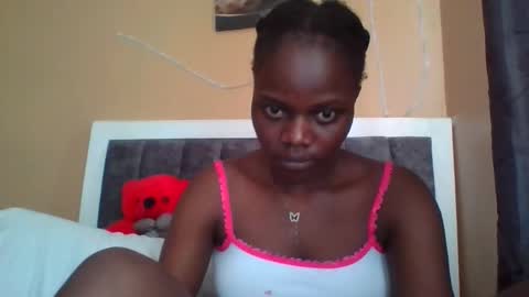 Snapshot of ebony_tasha chatting on 12-20-25, 11:28 tasha online show from 12-20-25, 11:28