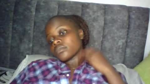 Snapshot of ebony_tasha chatting on 01-06-26, 08:12 tasha online show from 01-06-26, 08:12