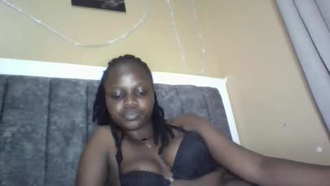 Snapshot of ebony_tasha chatting on 02-10-26, 10:03 tasha online show from 02-10-26, 10:03