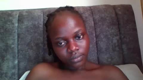 Snapshot of ebony_tasha chatting on 02-16-26, 11:28 tasha online show from 02-16-26, 11:28