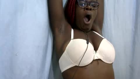 ebonybloom01 online show from 11-05-25, 01:27