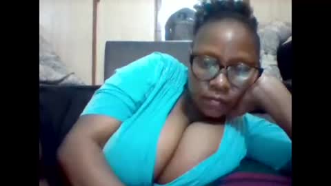Snapshot of ebonybussy chatting on 12-29-24, 10:25 MAMITO online show from 12-29-24, 10:25