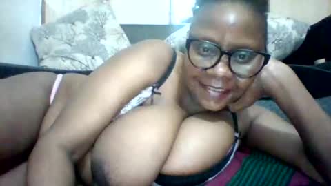 Snapshot of ebonybussy chatting on 01-03-25, 10:08 MAMITO online show from 01-03-25, 10:08