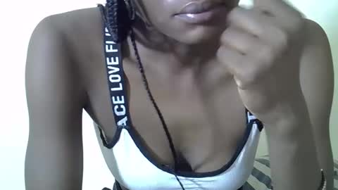 Snapshot of ebonycutegal4 chatting on 09-22-25, 08:05 MELLEN online show from 09-22-25, 08:05