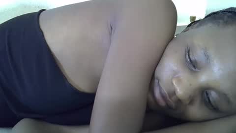 Snapshot of ebonycutegal4 chatting on 10-01-25, 12:33 MELLEN online show from 10-01-25, 12:33
