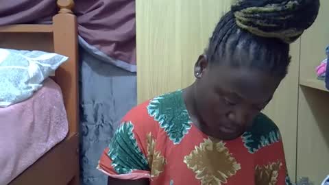 ebonydora online show from 11-24-25, 04:12