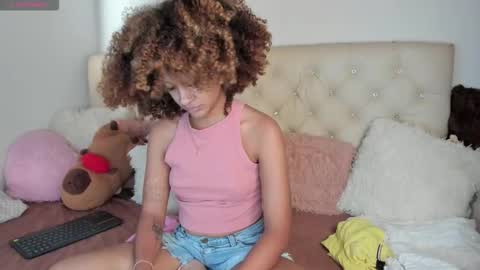 Queen Ebony online show from 12-20-25, 06:59