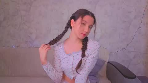 Milly online show from 12-18-25, 03:45