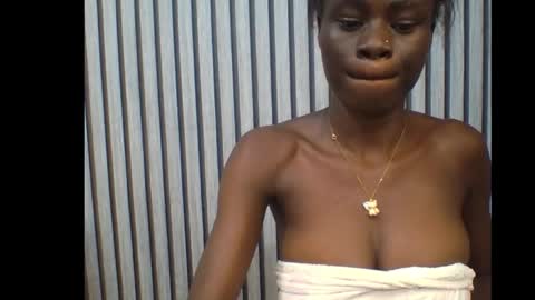 queen online show from 10-12-25, 01:59