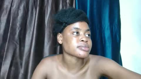 Snapshot of ebonypussy_xx chatting on 10-15-25, 11:49 ebonypussy_xx online show from 10-15-25, 11:49