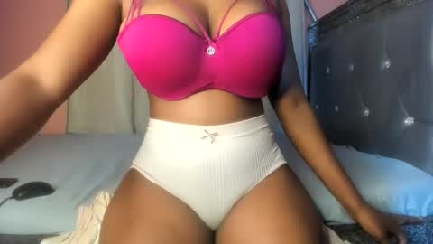 ebonysmiles00 online show from 05-10-26, 11:04