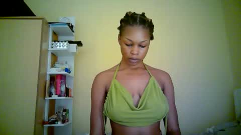 Snapshot of ebonytanqueen chatting on 05-14-26, 01:23 ebonytanqueen online show from 05-14-26, 01:23