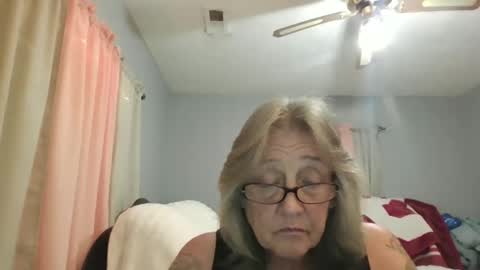 Snapshot of ecbubbles4769 chatting on 03-22-26, 12:03 Lovebug1960 online show from 03-22-26, 12:03