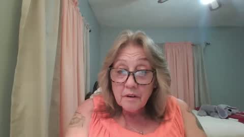 Snapshot of ecbubbles4769 chatting on 03-28-26, 04:12 Lovebug1960 online show from 03-28-26, 04:12