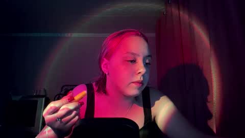 Snapshot of echolazarski chatting on 01-07-26, 09:17 April online show from 01-07-26, 09:17