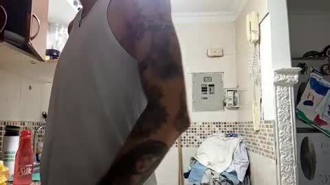 Snapshot of ed_big_cock chatting on 10-27-25, 11:58 Edd Gallego online show from 10-27-25, 11:58