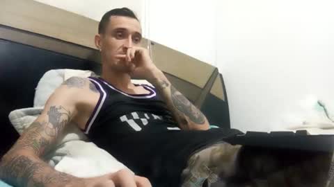 Snapshot of ed_big_cock chatting on 11-19-25, 04:29 Edd Gallego online show from 11-19-25, 04:29