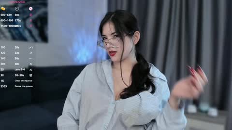 Viola online show from 01-13-25, 01:06