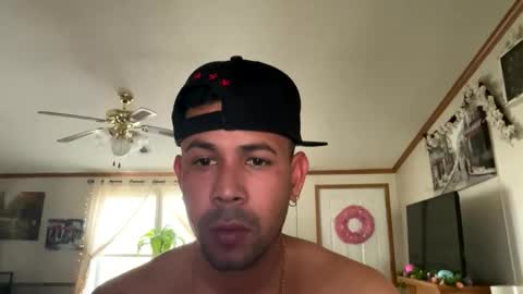 eddgarzay08 online show from 04-06-26, 09:27