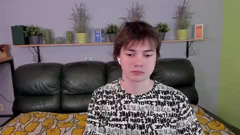 Edgar online show from 03-28-26, 01:38