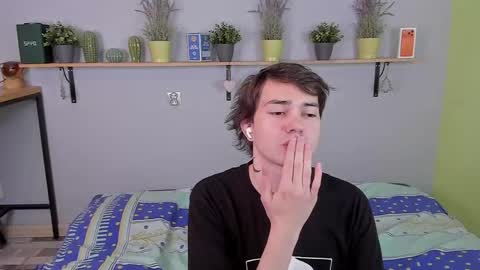 Edgar online show from 04-18-26, 01:42