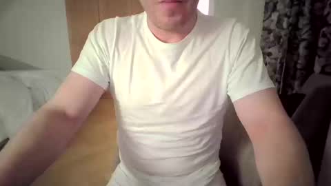 Snapshot of edginghandjober chatting on 01-08-25, 10:27 Edginghandjober online show from 01-08-25, 10:27