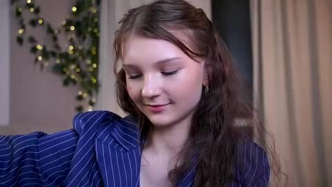 Lisa  online show from 04-05-26, 10:51