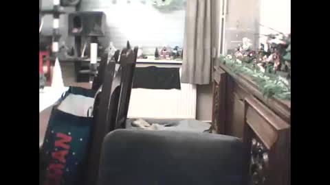 Snapshot of edje59a chatting on 12-18-25, 07:14 Eddy online show from 12-18-25, 07:14