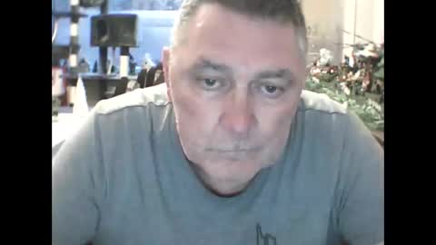 Snapshot of edje59a chatting on 12-19-25, 07:59 Eddy online show from 12-19-25, 07:59