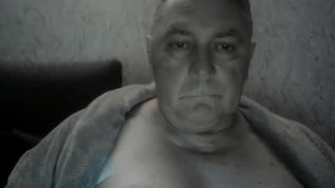 Snapshot of edje59a chatting on 12-22-25, 01:24 Eddy online show from 12-22-25, 01:24