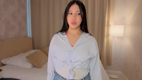 Snapshot of edlinblink chatting on 03-24-26, 05:01 Reina online show from 03-24-26, 05:01