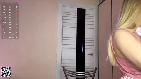 Snapshot of ednadennis chatting on 05-27-26, 03:31 Eva online show from 05-27-26, 03:31