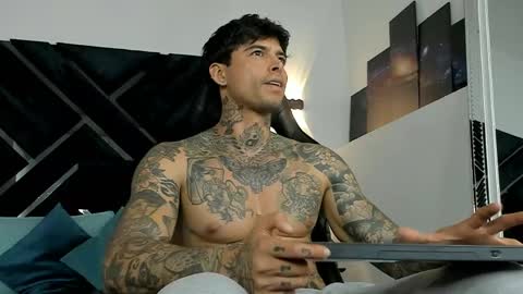 Snapshot of edoardojs chatting on 05-19-26, 11:22 EdoardoJS online show from 05-19-26, 11:22