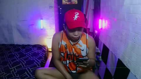 Snapshot of edrianburca052 chatting on 10-24-25, 10:22 urasian chub online show from 10-24-25, 10:22