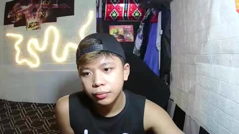 Snapshot of edrianburca052 chatting on 11-23-25, 12:05 urasian chub online show from 11-23-25, 12:05