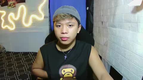 Snapshot of edrianburca052 chatting on 12-05-25, 11:08 urasian chub online show from 12-05-25, 11:08