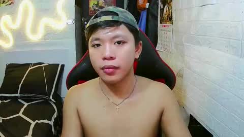 Snapshot of edrianburca052 chatting on 02-22-26, 07:34 urasian chub online show from 02-22-26, 07:34