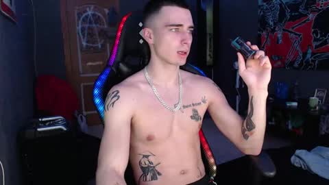 Snapshot of eduard_loveee chatting on 12-29-24, 12:12 Eduar online show from 12-29-24, 12:12