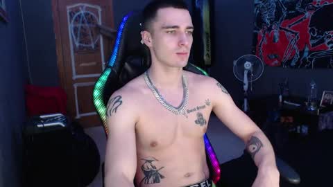 Snapshot of eduard_loveee chatting on 01-21-25, 06:02 Eduar online show from 01-21-25, 06:02