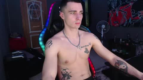 Snapshot of eduard_loveee chatting on 02-28-25, 01:03 Eduar online show from 02-28-25, 01:03