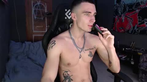 Snapshot of eduard_loveee chatting on 09-22-25, 07:54 Eduar online show from 09-22-25, 07:54