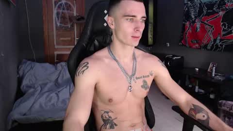 Snapshot of eduard_loveee chatting on 09-24-25, 09:23 Eduar online show from 09-24-25, 09:23