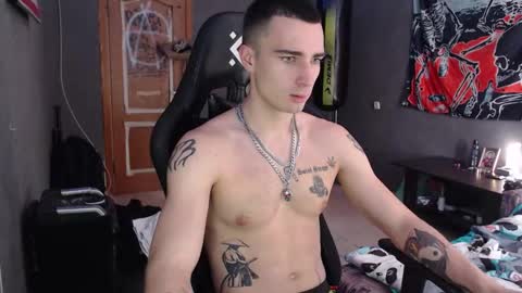 Snapshot of eduard_loveee chatting on 09-29-25, 09:58 Eduar online show from 09-29-25, 09:58