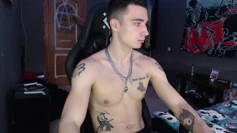 Snapshot of eduard_loveee chatting on 10-23-25, 11:09 Eduar online show from 10-23-25, 11:09