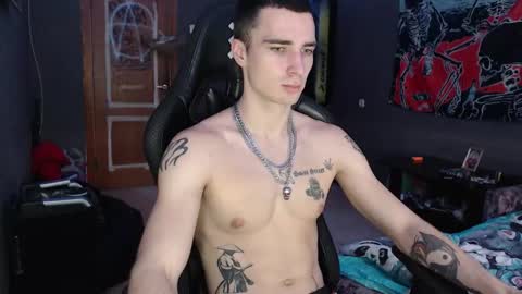 Snapshot of eduard_loveee chatting on 10-31-25, 10:27 Eduar online show from 10-31-25, 10:27