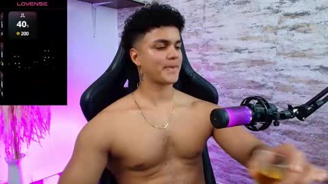 Snapshot of edward__clarck chatting on 01-26-25, 09:40 EDWARD CLARCK online show from 01-26-25, 09:40