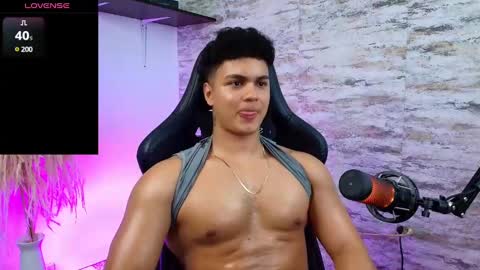 Snapshot of edward__clarck chatting on 01-27-25, 07:14 EDWARD CLARCK online show from 01-27-25, 07:14