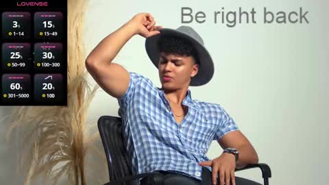 Snapshot of edward__clarck chatting on 02-23-25, 06:28 EDWARD CLARCK online show from 02-23-25, 06:28