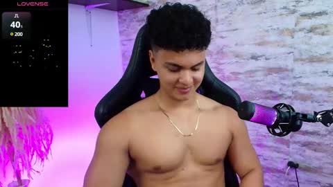 Snapshot of edward__clarck chatting on 02-25-25, 02:58 EDWARD CLARCK online show from 02-25-25, 02:58